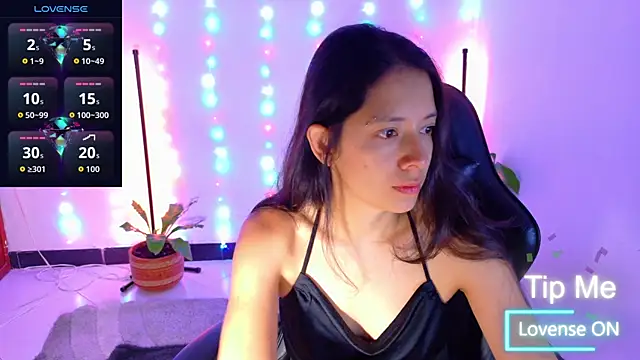 Snapshot of Sarasavage chatting on 24, 4, 2026 Sarasavage online show from 24, 4, 2026