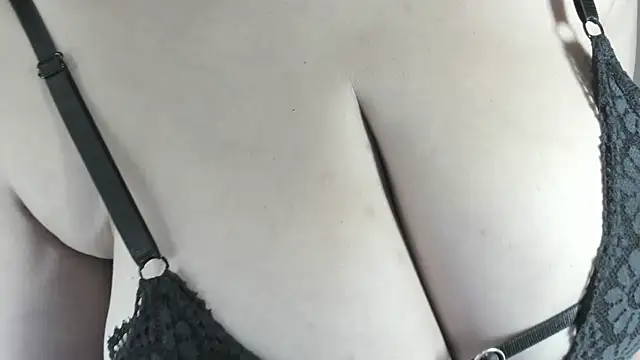 Snapshot of cami_hotboobs chatting on 18, 3, 2026 cami hotboobs online show from 18, 3, 2026