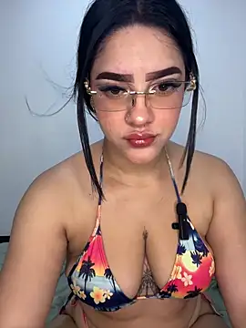 Snapshot of Marianacg_21 chatting on 24, 5, 2026 Marianacg 21 online show from 24, 5, 2026