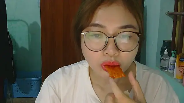 Uhem112 online show from 28, 10, 2025