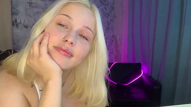 Snapshot of Mia_Sakuraa chatting on 15, 9, 2025 Mia Sakuraa online show from 15, 9, 2025