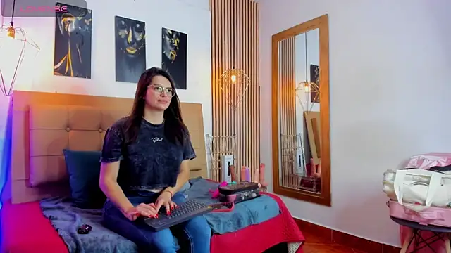 Snapshot of _samanthaa_foxx chatting on 6, 11, 2025 samanthaa foxx online show from 6, 11, 2025