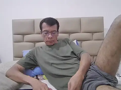 skinnylatino51 online show from 25, 9, 2025