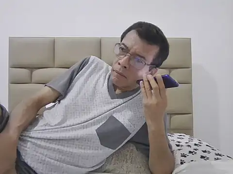 skinnylatino51 online show from 19, 2, 2026