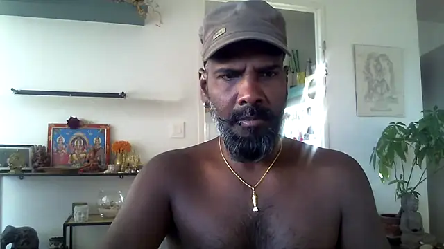 Snapshot of frenchblackc31 chatting on 16, 10, 2025 frenchblackc31 online show from 16, 10, 2025