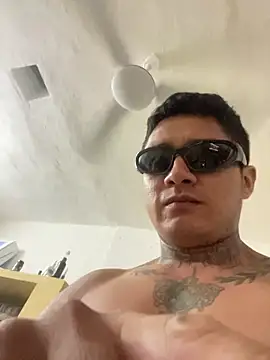 Snapshot of siilvestremx chatting on 28, 10, 2025 siilvestremx online show from 28, 10, 2025