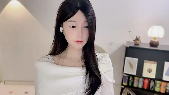 Onechestnut online show from 20, 12, 2025