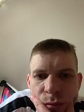 Snapshot of macho1347 chatting on 4, 4, 2026 macho1347 online show from 4, 4, 2026