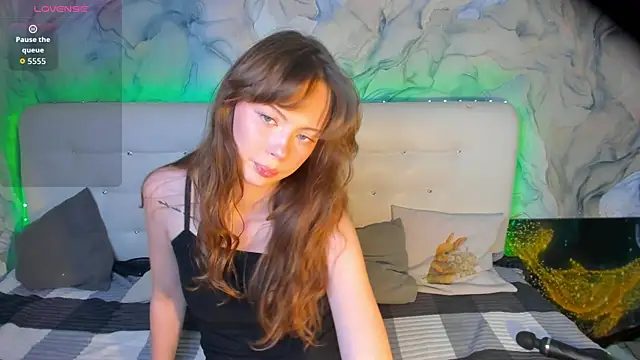 LolaMeddisson online show from 19, 12, 2025