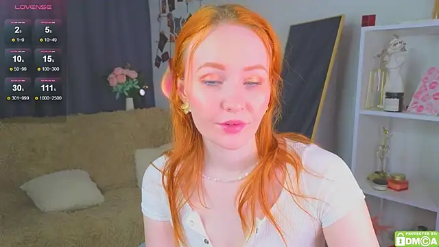 Snapshot of JoyceJones chatting on 23, 10, 2025 JoyceJones online show from 23, 10, 2025