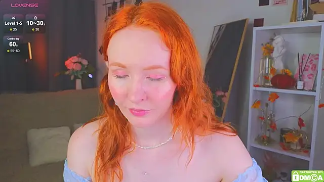 Snapshot of JoyceJones chatting on 6, 11, 2025 JoyceJones online show from 6, 11, 2025