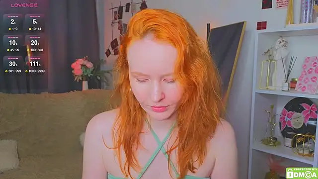 Snapshot of JoyceJones chatting on 27, 11, 2025 JoyceJones online show from 27, 11, 2025