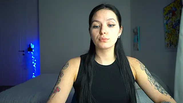 Snapshot of EwelynScott chatting on 13, 12, 2025 EwelynScott online show from 13, 12, 2025