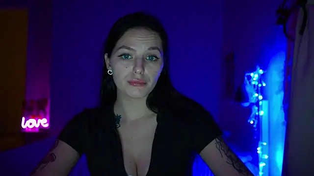 Snapshot of EwelynScott chatting on 20, 12, 2025 EwelynScott online show from 20, 12, 2025