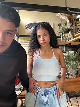 Snapshot of Rose-andres chatting on 29, 11, 2025 Rose-andres online show from 29, 11, 2025