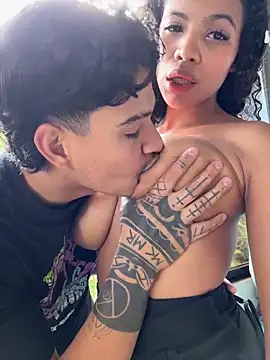 Snapshot of Rose-andres chatting on 30, 11, 2025 Rose-andres online show from 30, 11, 2025