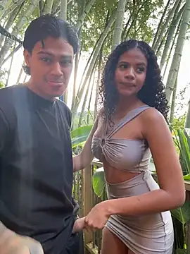 Snapshot of Rose-andres chatting on 2, 2, 2026 Rose-andres online show from 2, 2, 2026