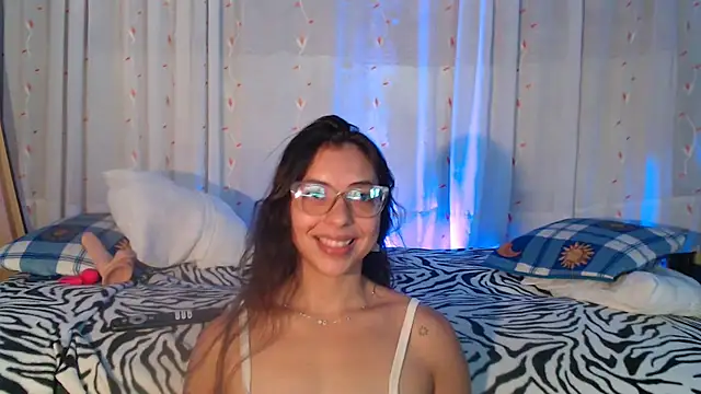 Snapshot of kendraof chatting on 15, 12, 2025 kendraof online show from 15, 12, 2025