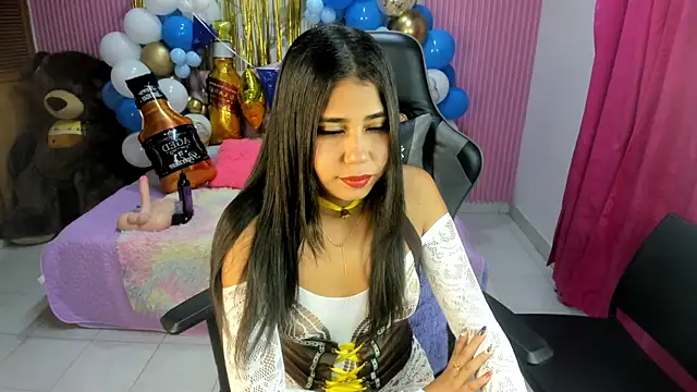 Snapshot of Mindy_19 chatting on 28, 9, 2025 Mindy 19 online show from 28, 9, 2025