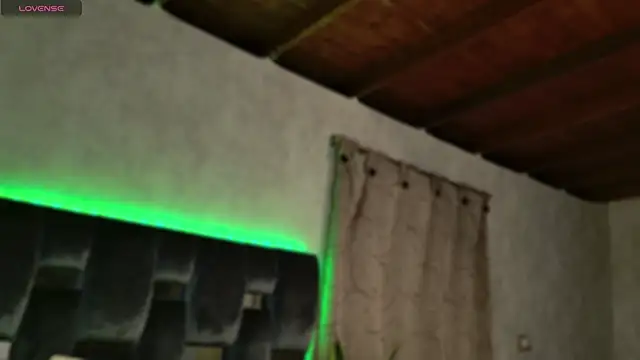 Snapshot of Taurito___ chatting on 12, 10, 2025 Taurito online show from 12, 10, 2025
