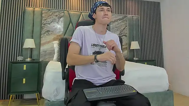 Michael blue online show from 13, 9, 2025