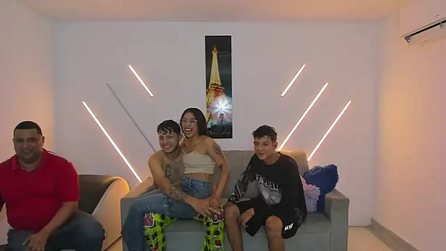 Snapshot of brutal_sex_room2k chatting on 13, 12, 2025 brutal sex room2k online show from 13, 12, 2025