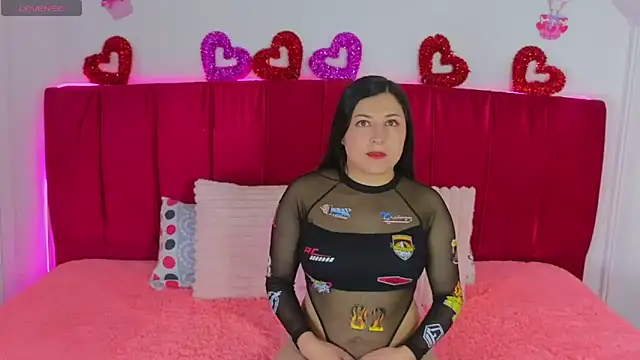 cuteeimy online show from 18, 4, 2026