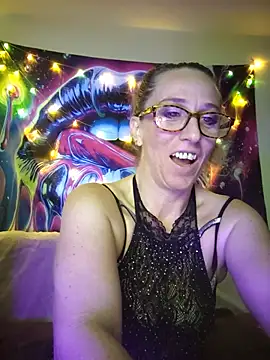 Snapshot of we_are_fucking_serious chatting on 17, 6, 2026 we are fucking serious online show from 17, 6, 2026