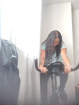 Snapshot of You-sexy-starr chatting on 2, 4, 2026 You-sexy-starr online show from 2, 4, 2026