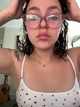 Snapshot of babykalirose chatting on 27, 4, 2026 babykalirose online show from 27, 4, 2026