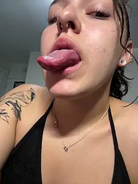Snapshot of babykalirose chatting on 8, 5, 2026 babykalirose online show from 8, 5, 2026