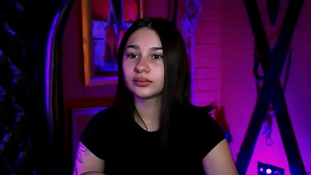 KimClarks  online show from 4, 12, 2025