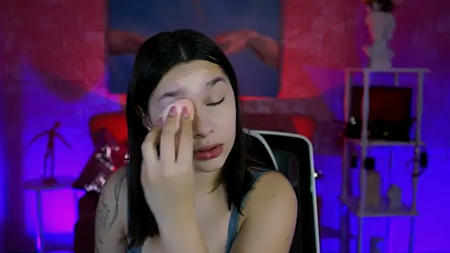 KimClarks  online show from 5, 12, 2025