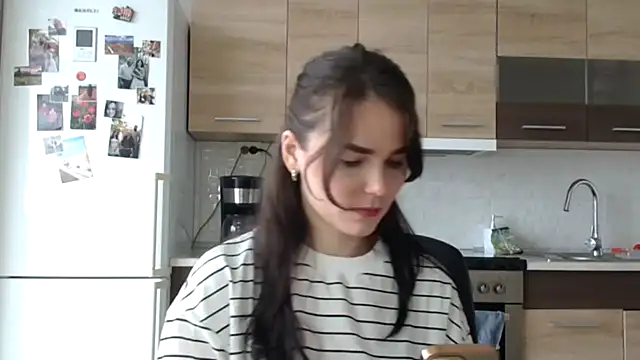 Snapshot of Silviaa_a chatting on 30, 9, 2025 Silviaa a online show from 30, 9, 2025