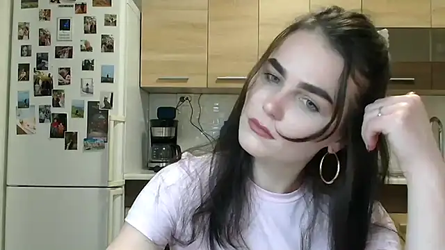 Snapshot of Silviaa_a chatting on 20, 12, 2025 Silviaa a online show from 20, 12, 2025