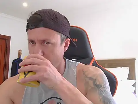 Snapshot of TroyDieselXXX chatting on 21, 9, 2025 TroyDieselXXX online show from 21, 9, 2025