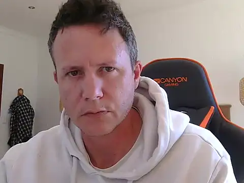 Snapshot of TroyDieselXXX chatting on 3, 5, 2026 TroyDieselXXX online show from 3, 5, 2026