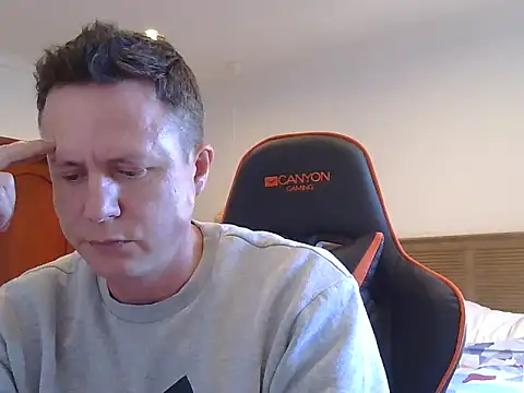 Snapshot of TroyDieselXXX chatting on 8, 5, 2026 TroyDieselXXX online show from 8, 5, 2026