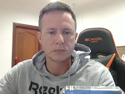 Snapshot of TroyDieselXXX chatting on 14, 5, 2026 TroyDieselXXX online show from 14, 5, 2026