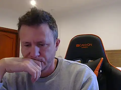 Snapshot of TroyDieselXXX chatting on 21, 5, 2026 TroyDieselXXX online show from 21, 5, 2026