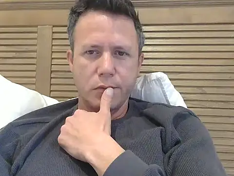 Snapshot of TroyDieselXXX chatting on 4, 6, 2026 TroyDieselXXX online show from 4, 6, 2026
