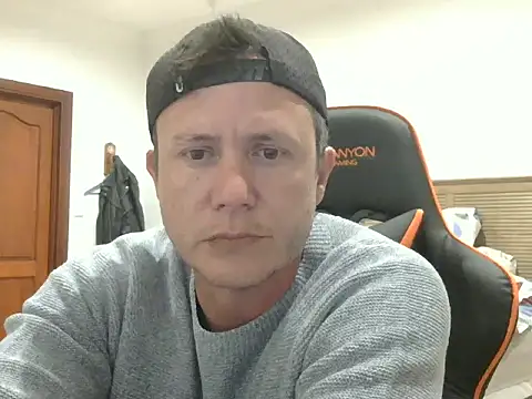 Snapshot of TroyDieselXXX chatting on 30, 6, 2026 TroyDieselXXX online show from 30, 6, 2026