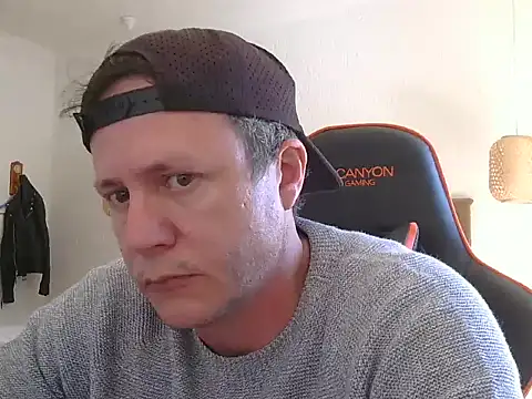 Snapshot of TroyDieselXXX chatting on 9, 7, 2026 TroyDieselXXX online show from 9, 7, 2026