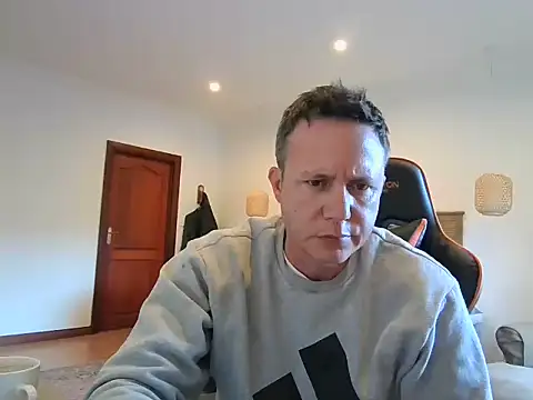 Snapshot of TroyDieselXXX chatting on 17, 7, 2026 TroyDieselXXX online show from 17, 7, 2026