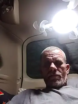 Snapshot of helldonk chatting on 23, 10, 2025 helldonk online show from 23, 10, 2025