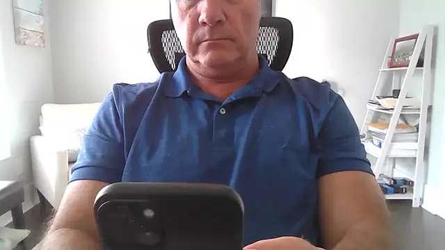 Snapshot of cyclone1212 chatting on 3, 4, 2026 cyclone1212 online show from 3, 4, 2026