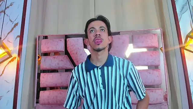 Snapshot of kameron_and_Nick chatting on 15, 12, 2025 kameron and Nick online show from 15, 12, 2025