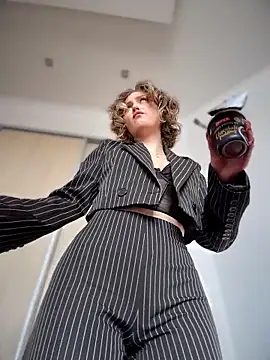 KellyKeler online show from 27, 3, 2026