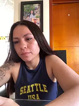 Snapshot of Zoe_Rowan chatting on 4, 11, 2025 Zoe Rowan online show from 4, 11, 2025