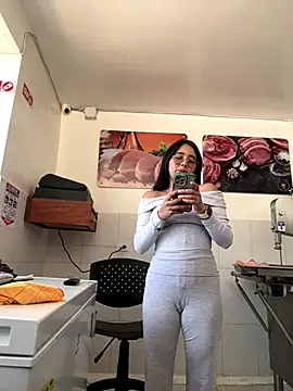 Michelle Zoe online show from 22, 9, 2025